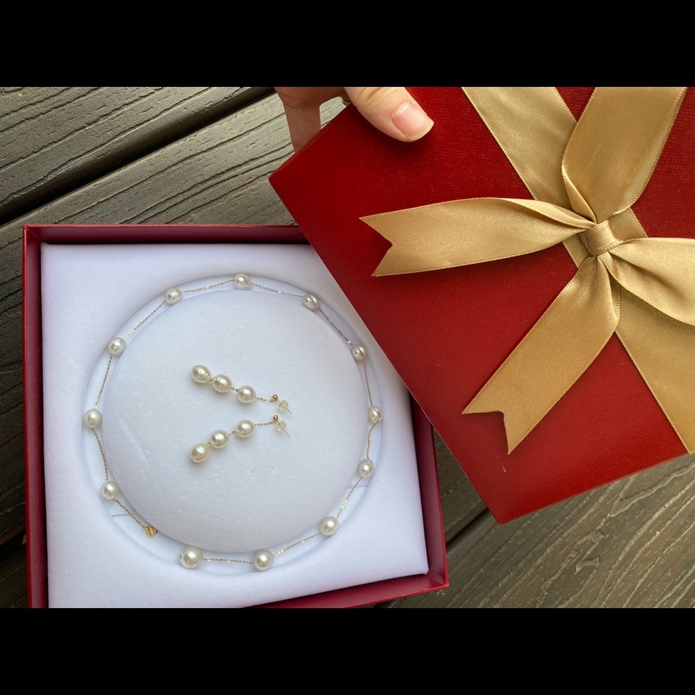 18K real salt water pearl necklace only